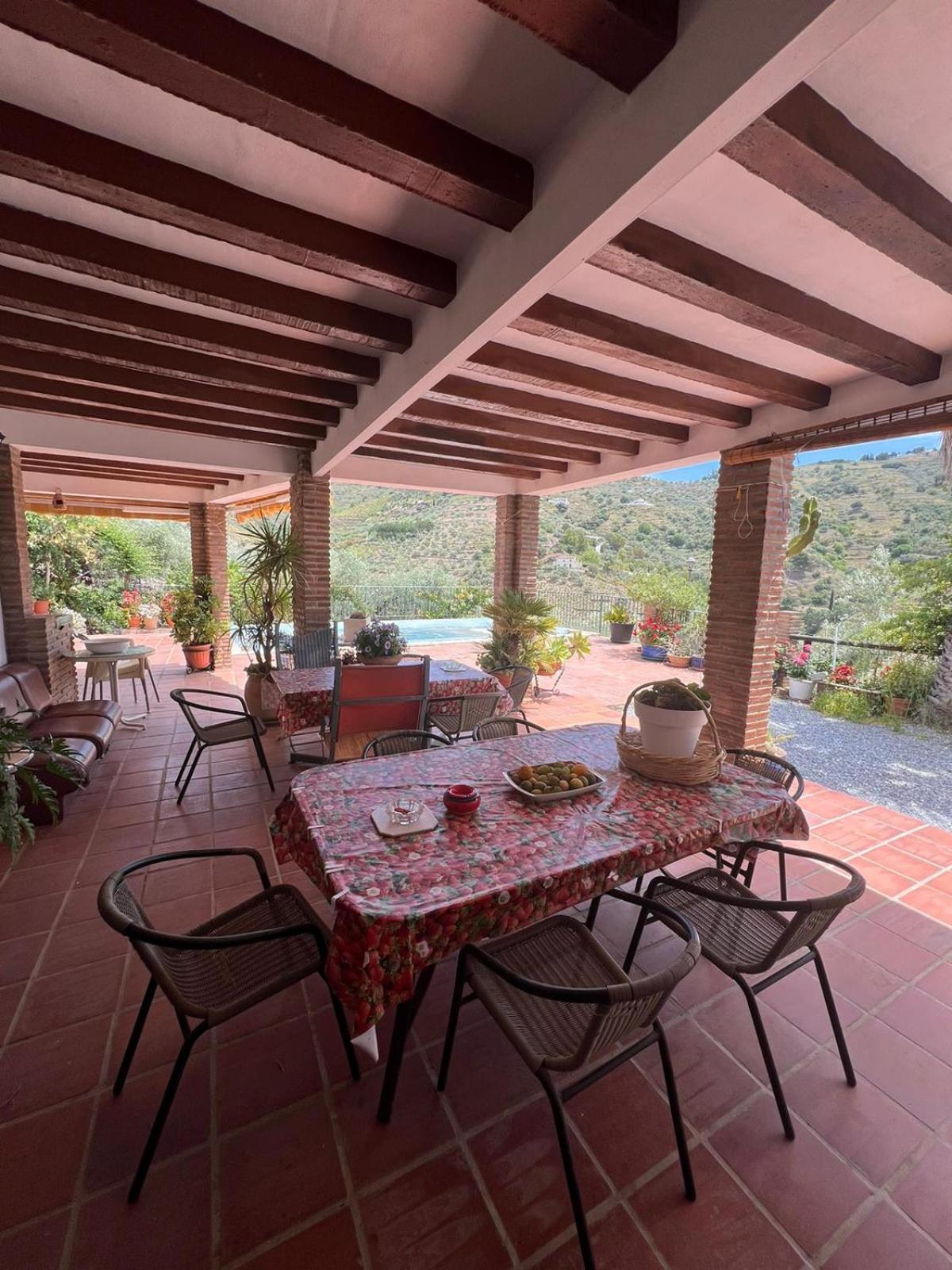 Olivos Villa